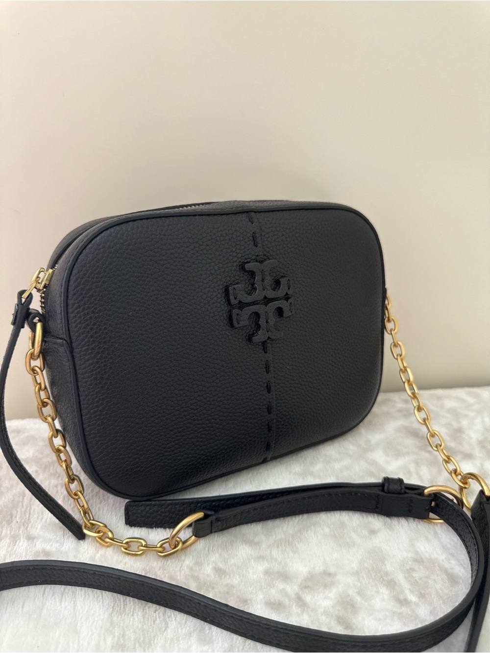 EUC Tory Burch Black Pebbled Leather McGraw Camera Bag Crossbody